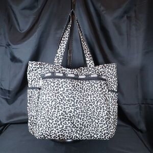Le Sportsac Leopard Print Nylon Tote Folds Flat